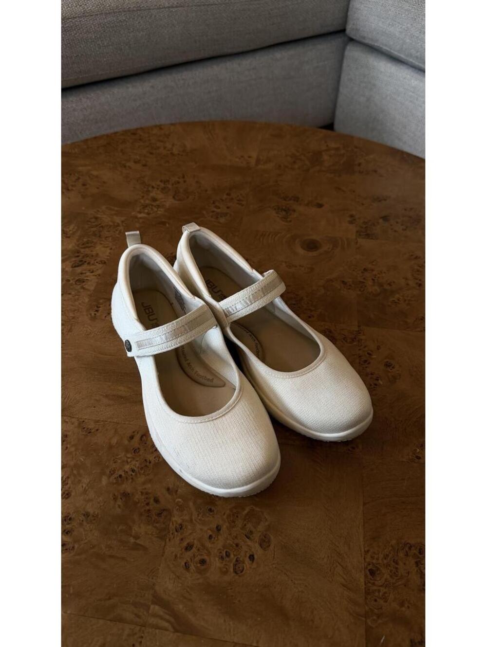 JBU Off White Mary Jane Comfort Flats